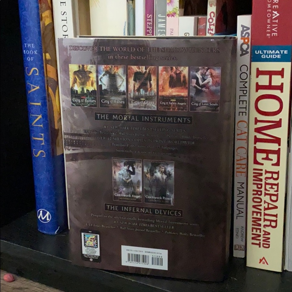 Clockwork Princess Book - Picture 2 of 3